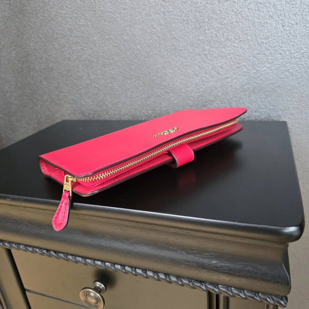 Coach Red Women's Wallet - Picture 12 of 12